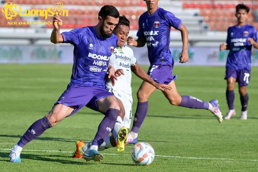 Persib Bandung đang thống trị bóng đá Indonesia.